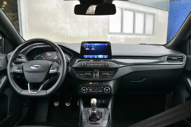 Ford Focus view 9