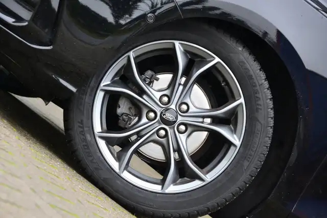 Ford Focus view 6