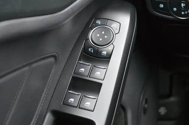 Ford Focus view 20