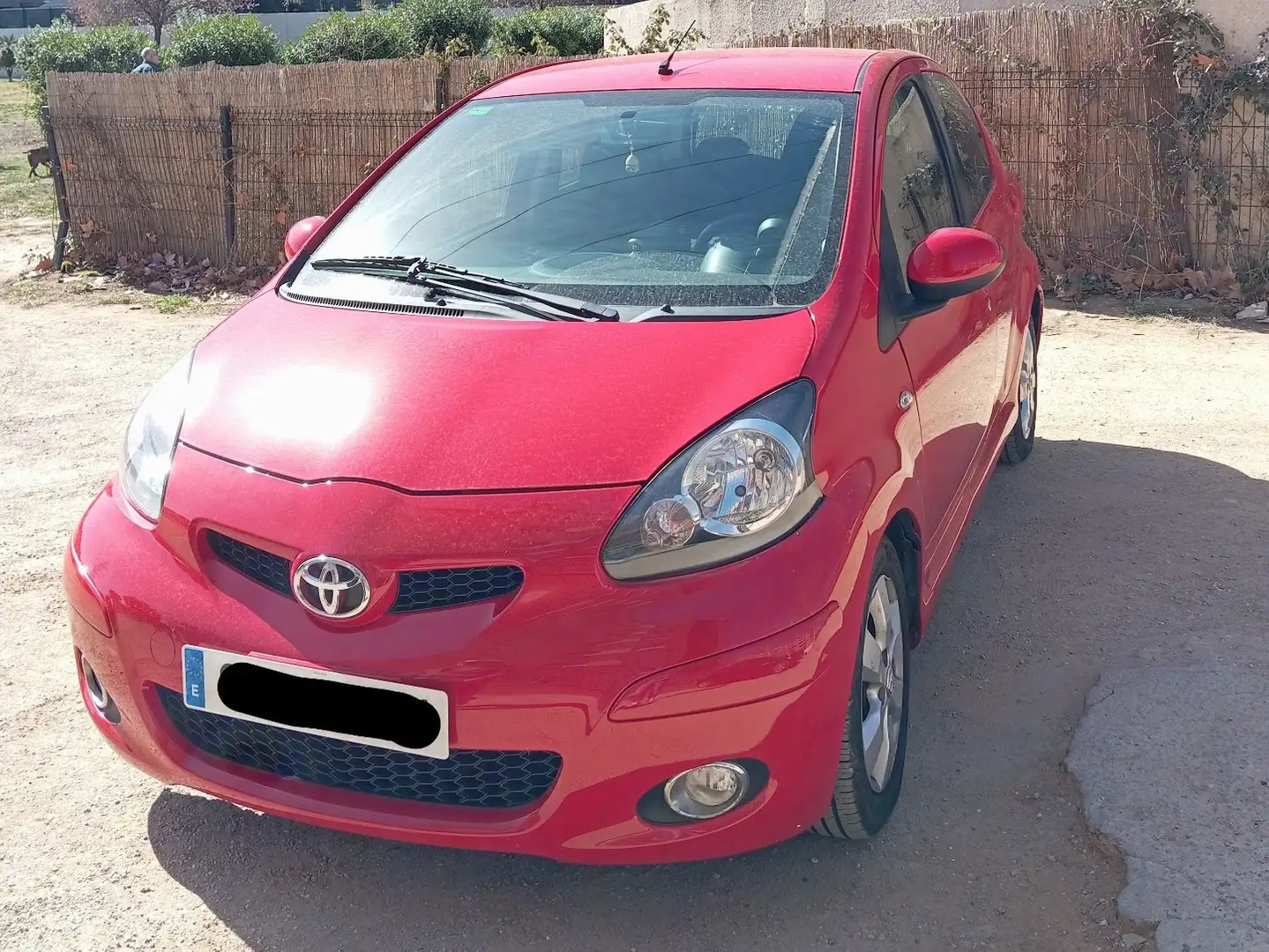 Toyota Aygo 1.0 VVT-i Connect Red - 1