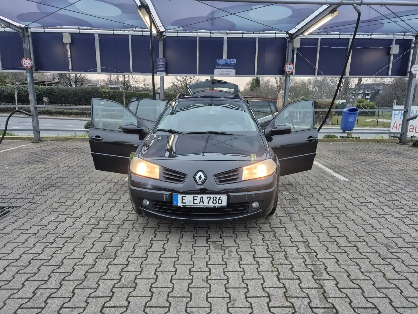 Renault Megane 1.6 Grandtour Aut. Privilege Schwarz - 1