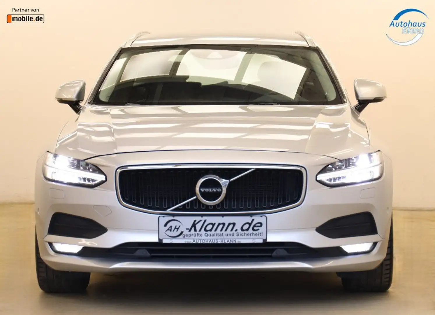 Volvo V90 2.0 D4 190PS Kombi Momentum AHK ACC Silber - 2
