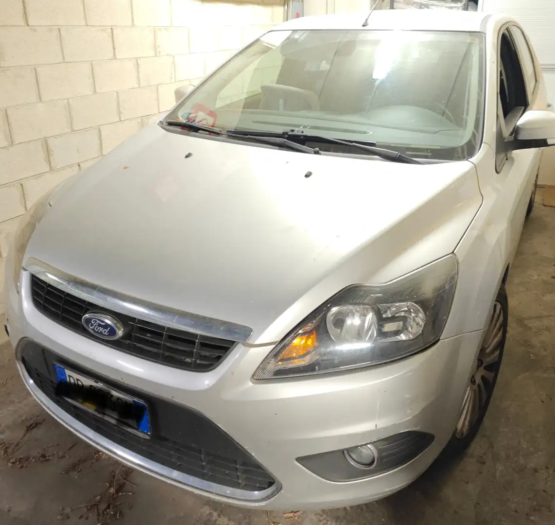 Ford Focus Focus II 2008 5p 1.6 tdci Titanium 90cv Šedá - 1