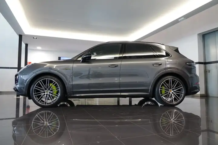 Porsche Cayenne 2019, foto 2