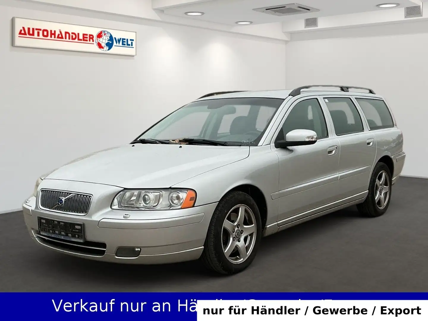 Volvo V70 Kombi D5 Edition Comfort Silber - 1