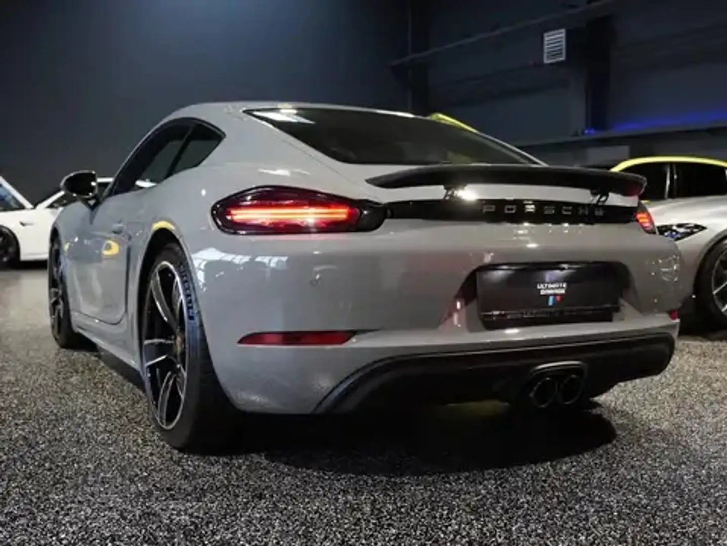 Porsche Cayman 718 Cayman*PDK-Automatik*PASM-Sportfahrwerk*Sport Chrono*Sportsitze Plus*Graphit Grau metallic*Neuwagenzustand Grau - 2