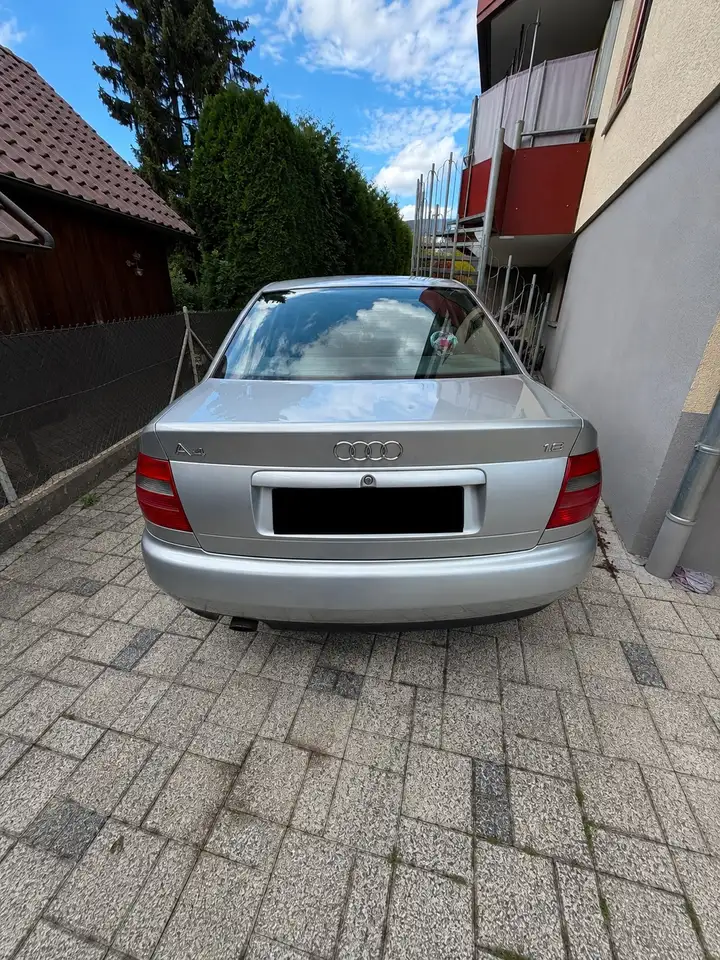 Audi A4 1.6, foto 2