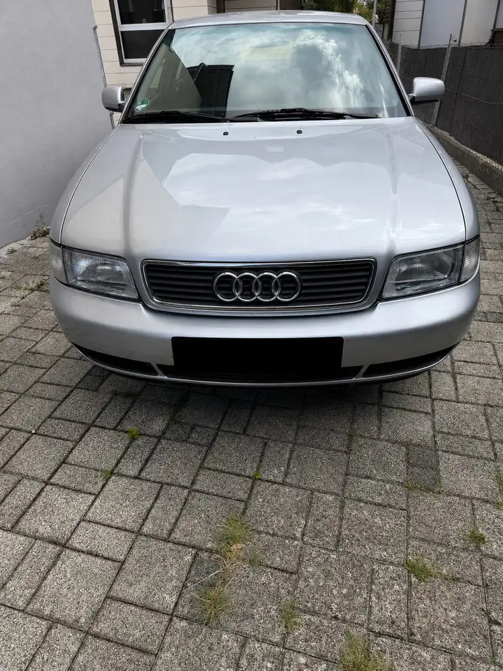 Audi A4 1.6, foto 1