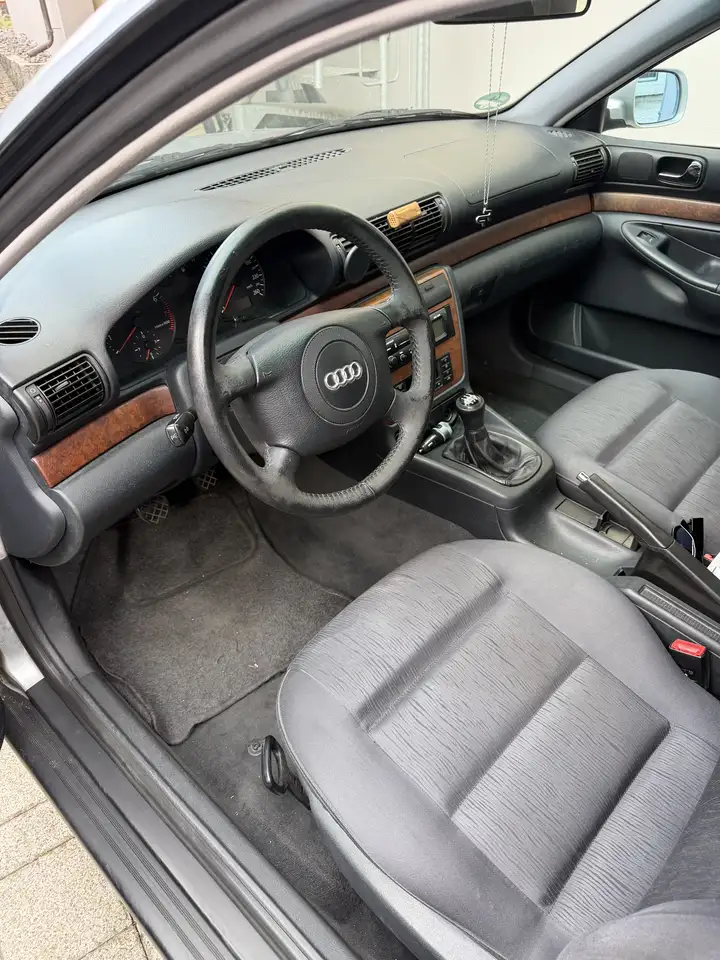Audi A4 1.6, foto 3