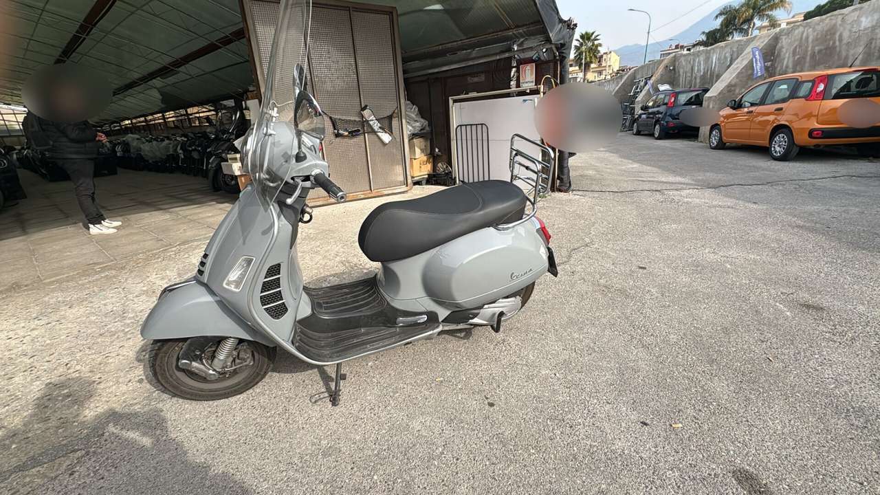Vespa GTS 300