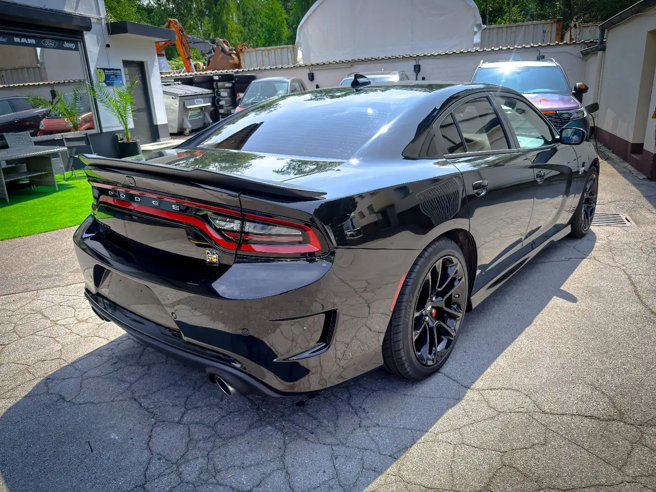 Dodge Charger 2022 — фото 10