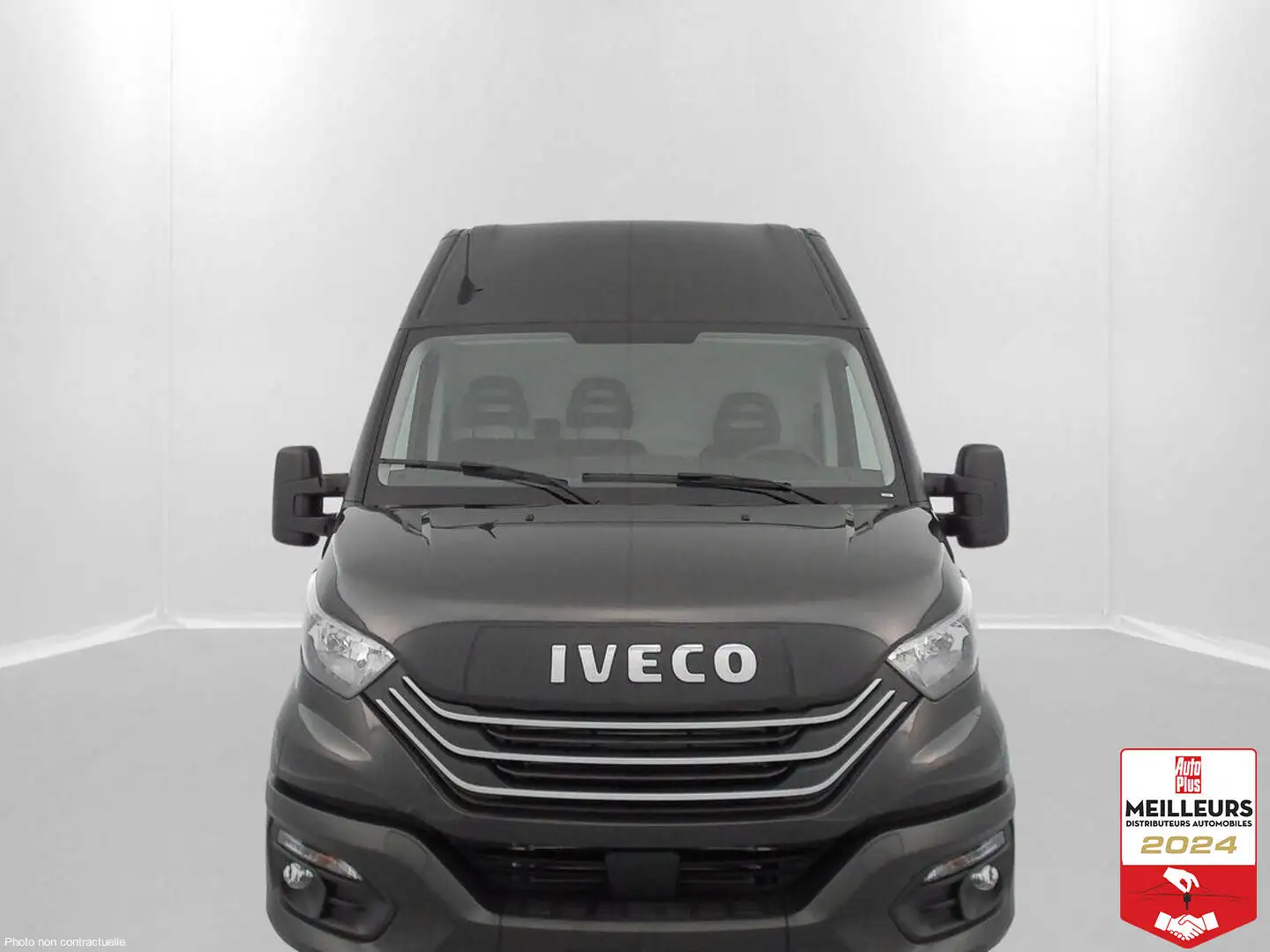 Iveco Daily 35S16A8 4100 2.3 156ch 16mÂ³ Hi-Matic Noir - 2
