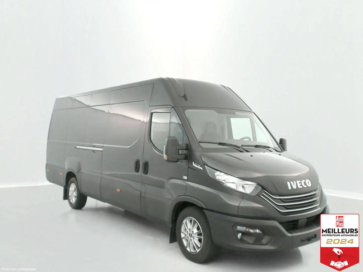 Iveco Daily 35S16A8 4100 2.3 156ch 16mÂ³ Hi-Matic Noir - 1