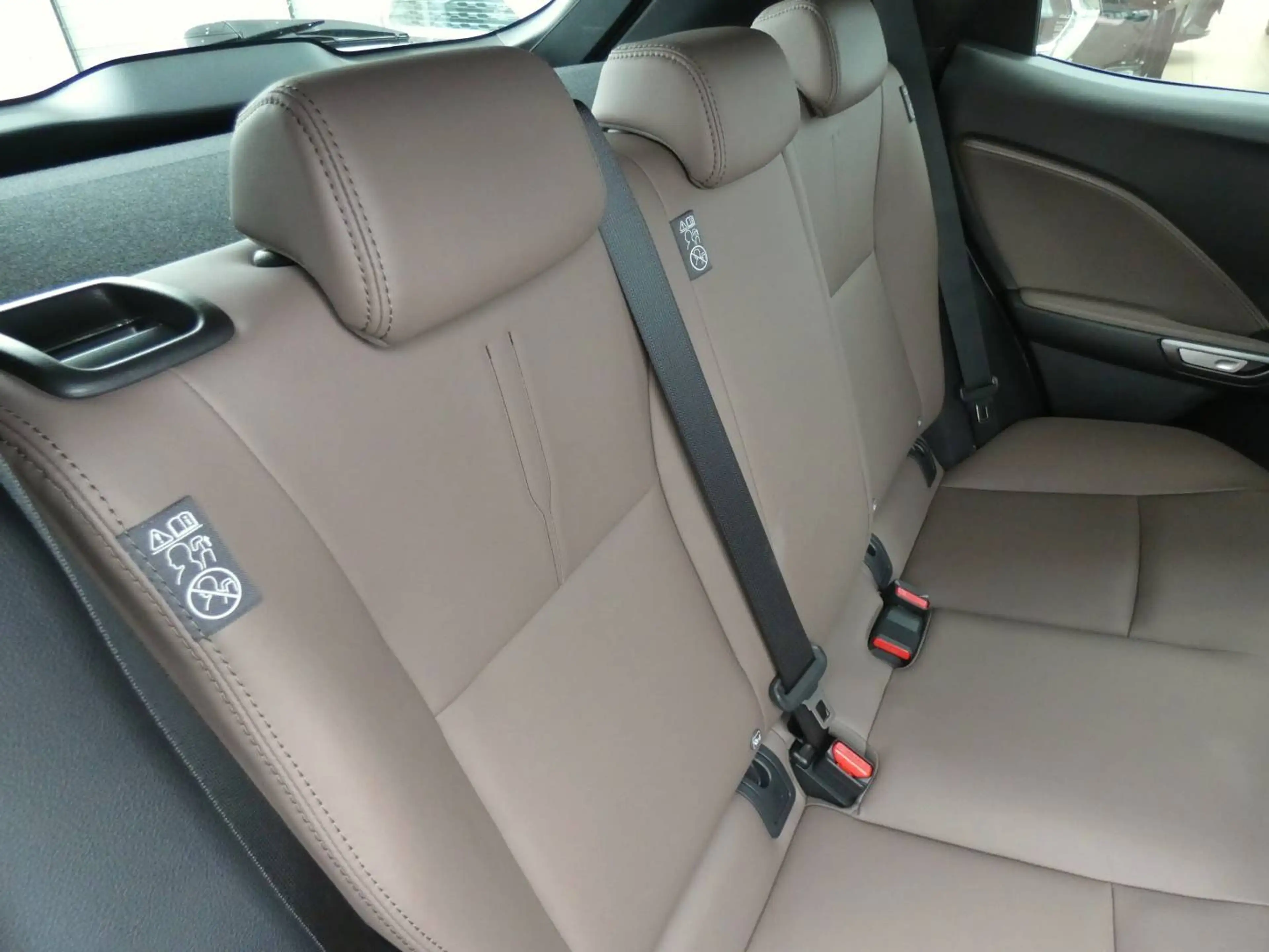 Lexus LBX Hybrid Elegant +BRUIN LEDER +Stuur&Zetelverwarming +GPS +Dodehoek +Parkeersensoren — photo 12