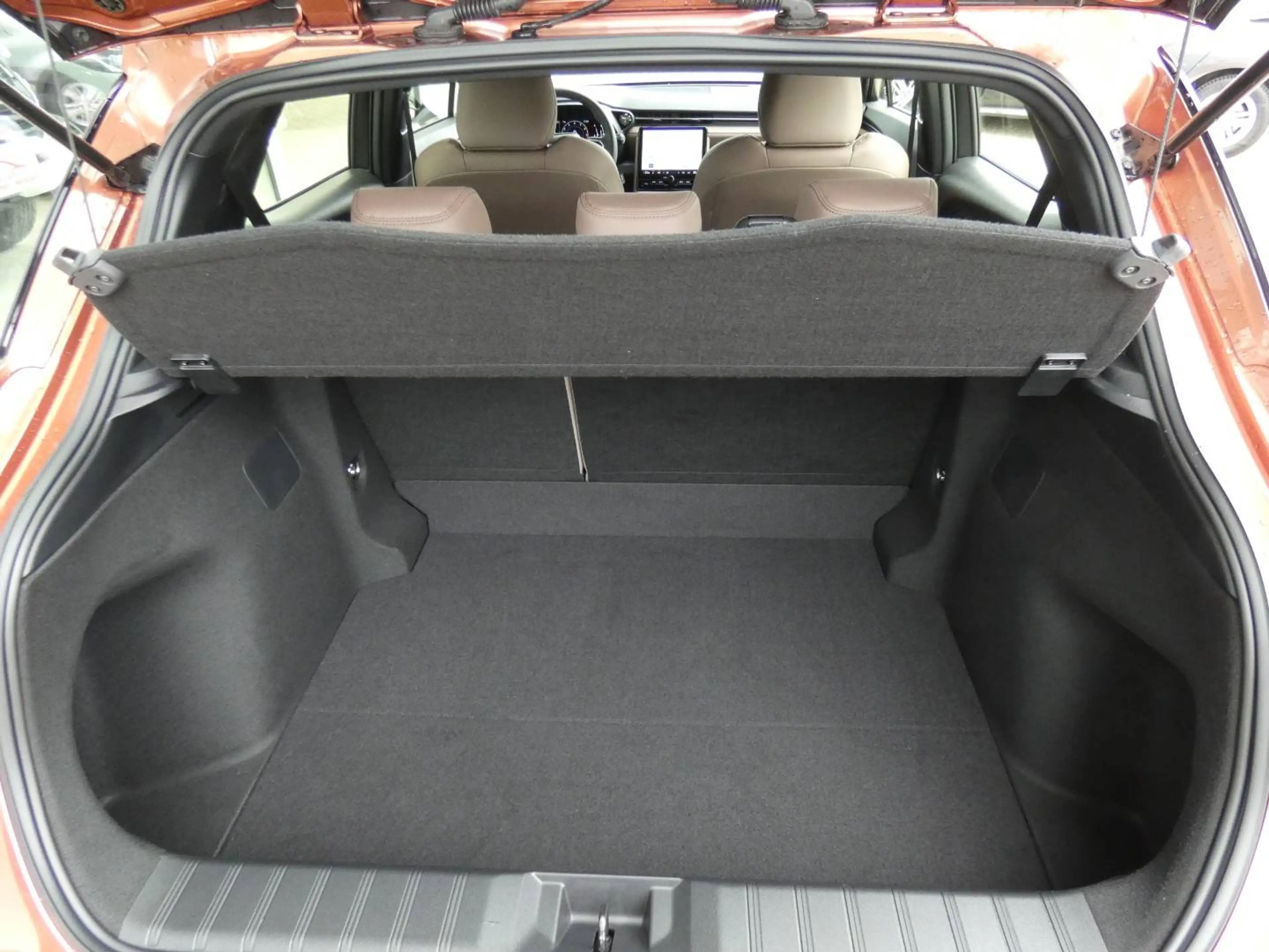 Lexus LBX Hybrid Elegant +BRUIN LEDER +Stuur&Zetelverwarming +GPS +Dodehoek +Parkeersensoren — photo 8