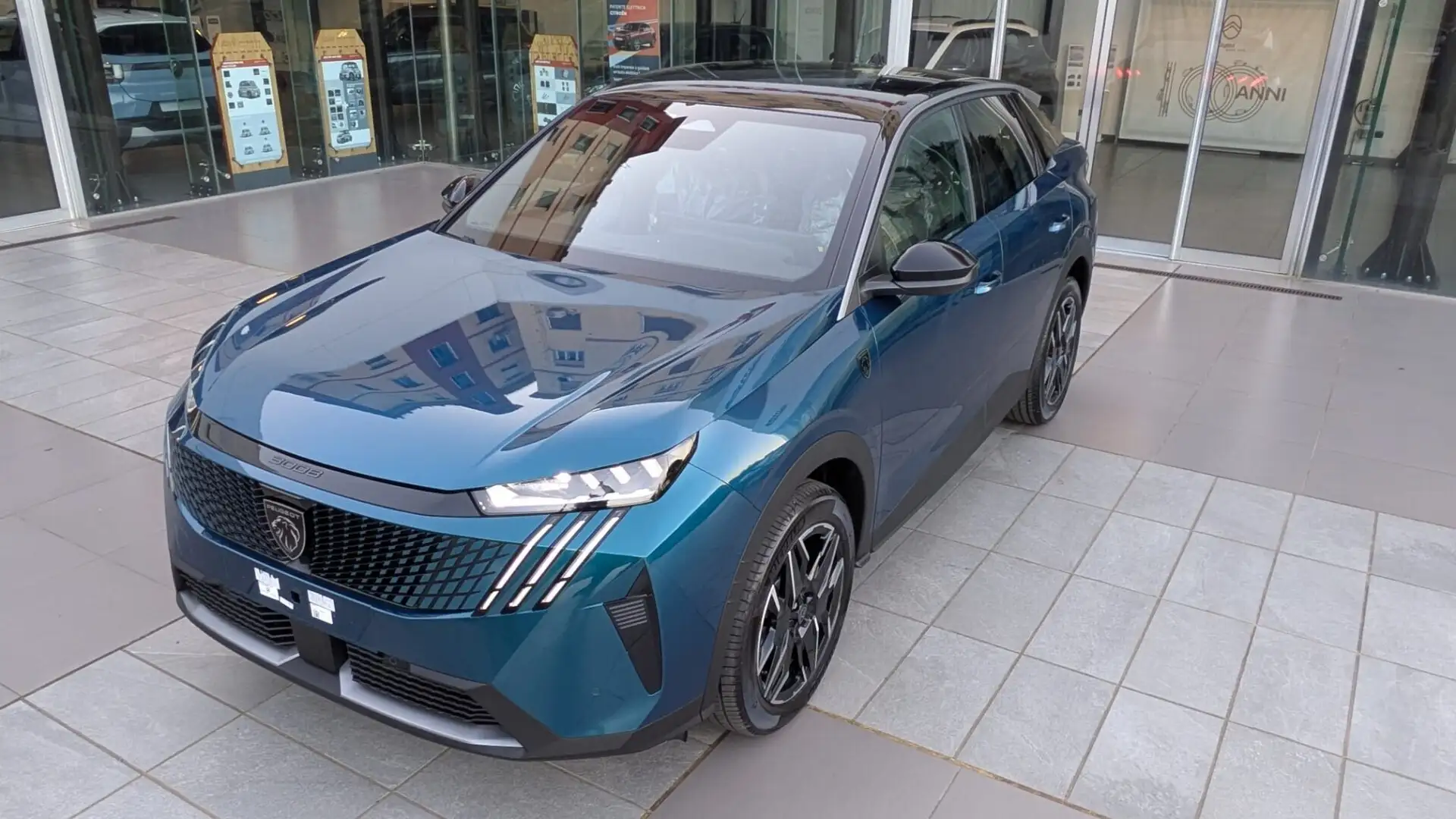 Peugeot 3008 3008 Hybrid 145 e-DCS6 GT Bleu - 1