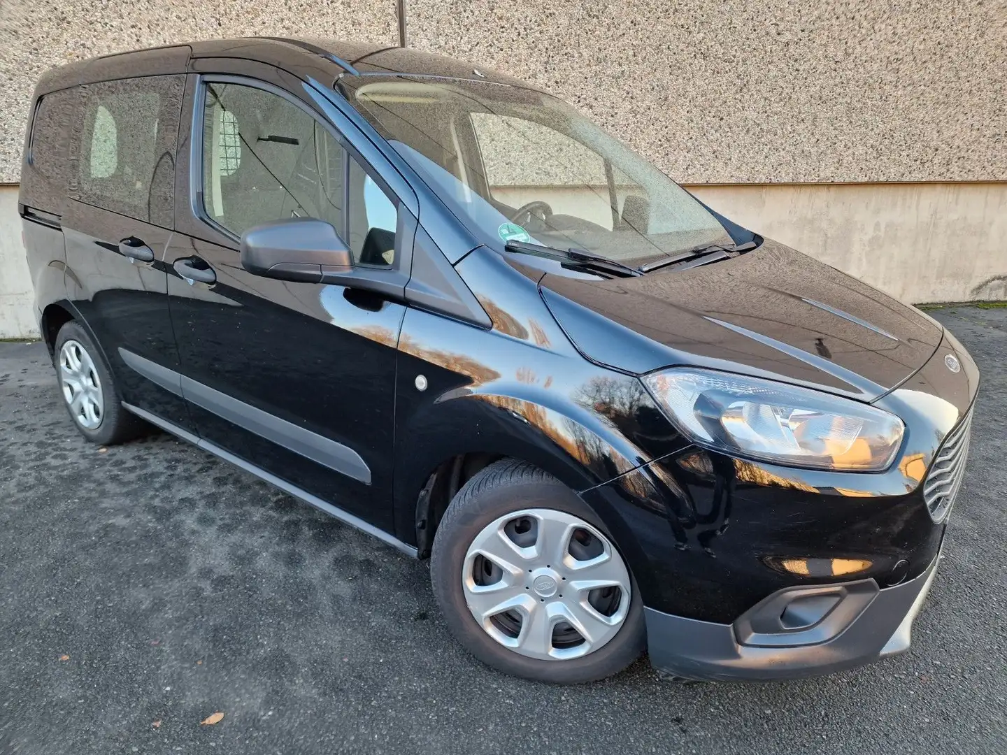 Ford Transit Courier Kasten 1.5 D/KLIMA/AHK/SERVICE++ Czarny - 2