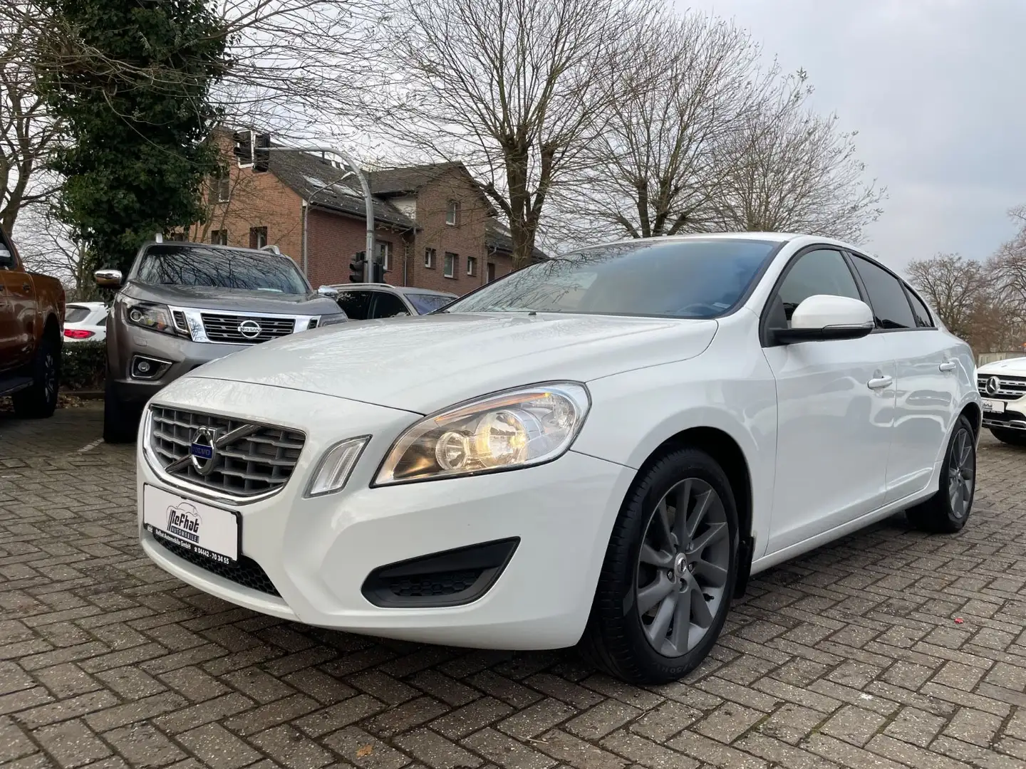 Volvo S60 Lim. Kinetic*SHZ*AHK*PDC* Blanc - 2