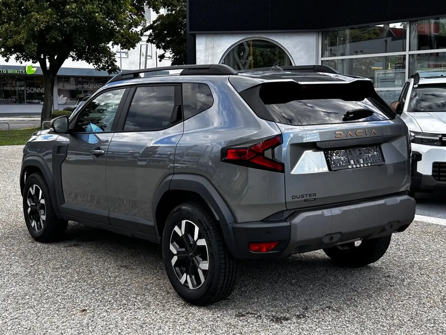 Dacia Duster Extreme Hybrid 140 Grau - 2