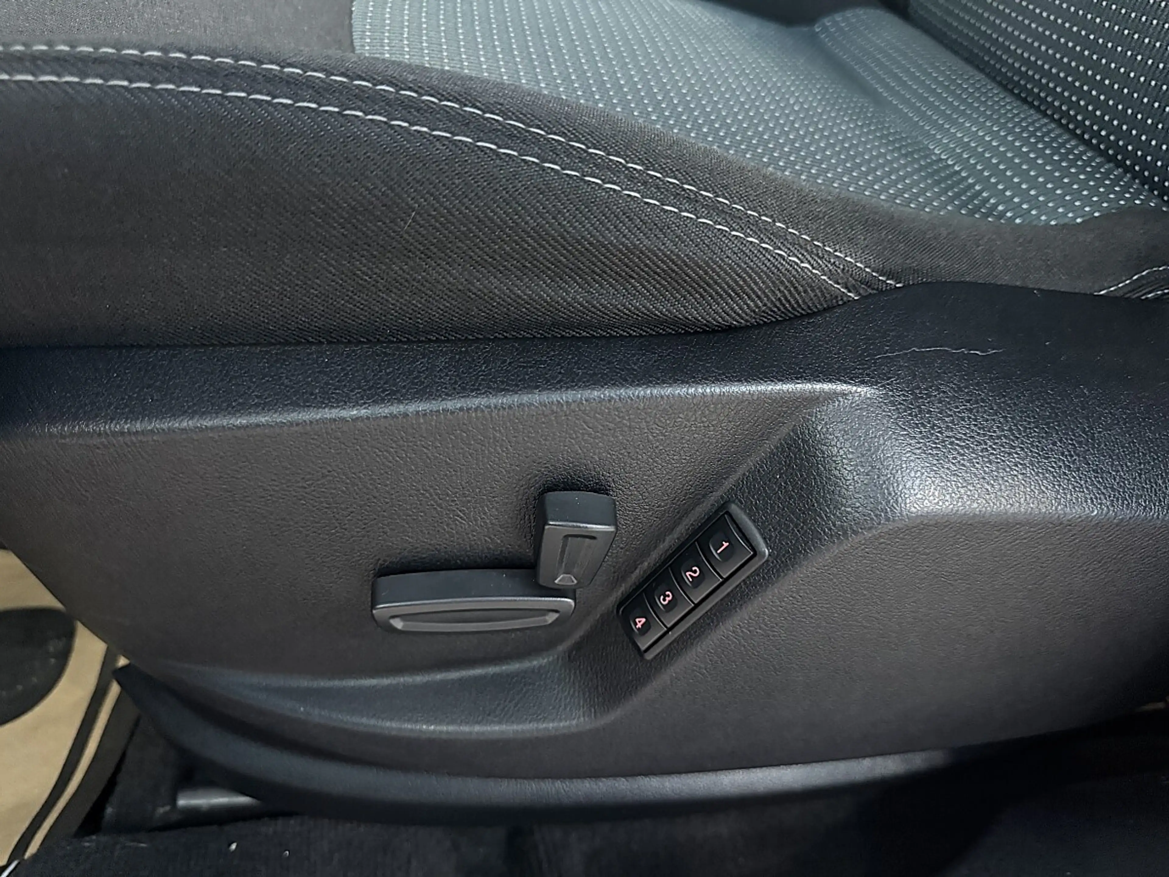 Ford Galaxy Business Plus 2,0 TDCi*XENON*NAVI*TOTWINKEL*SPU... — photo 9