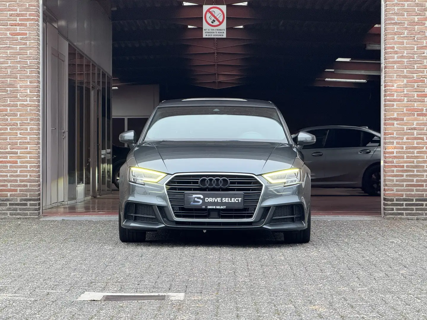 Audi A3 35 TFSI Limousine | S-line | LED | ACC | Keyless Gris - 2