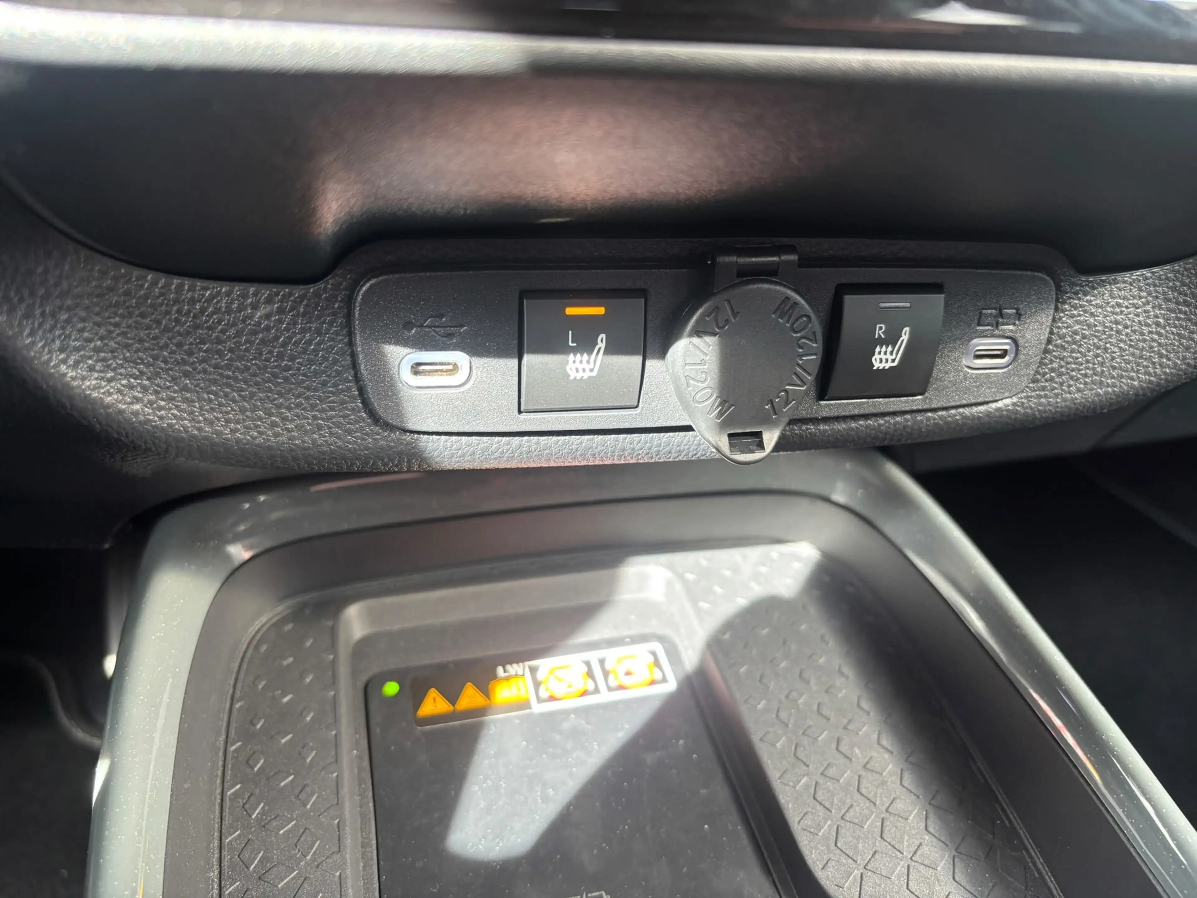 Toyota Aygo X Hybrid 115 pulse|Bi-tone|Stoelverwarming — photo 10