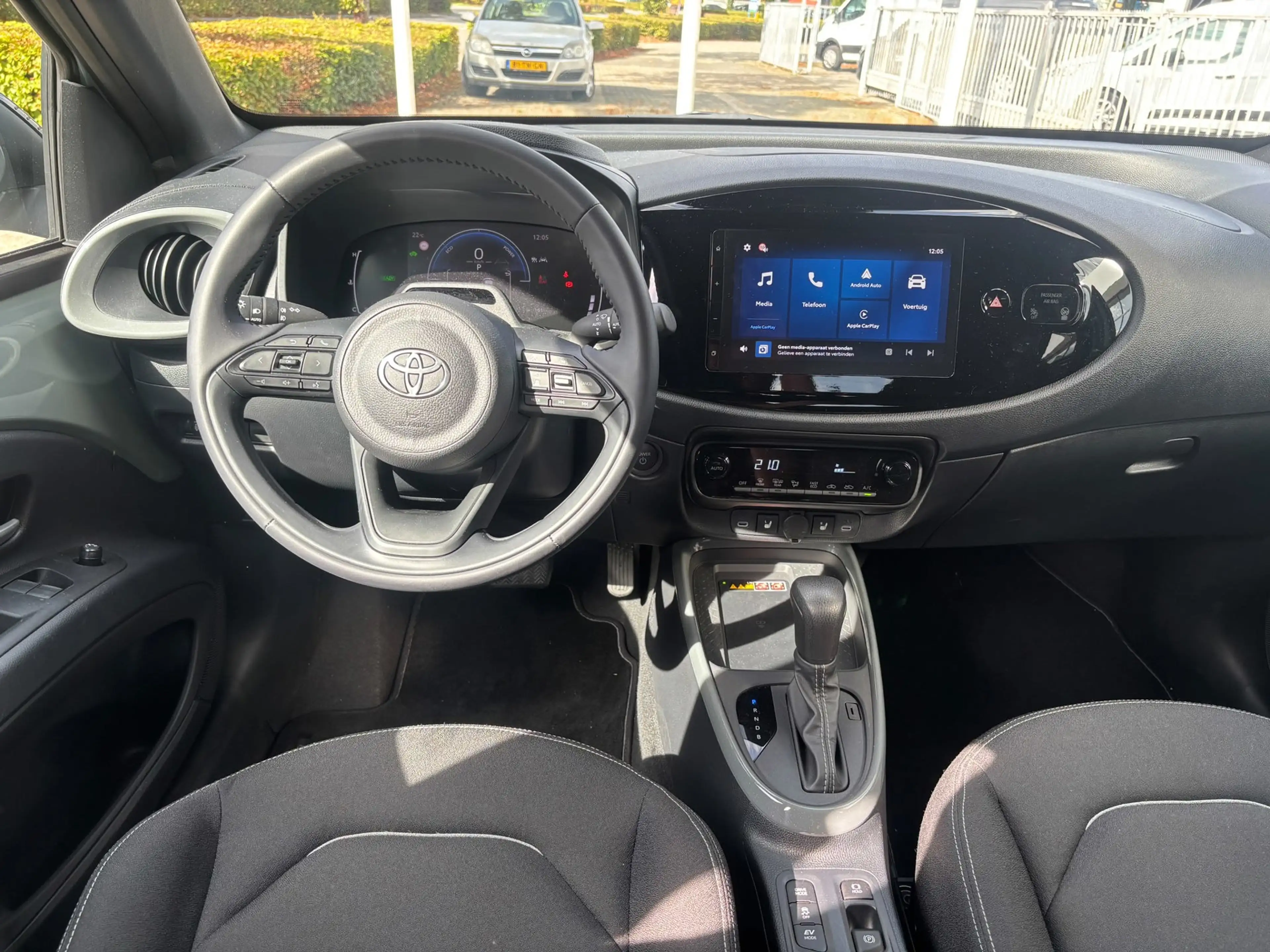 Toyota Aygo X Hybrid 115 pulse|Bi-tone|Stoelverwarming — photo 7