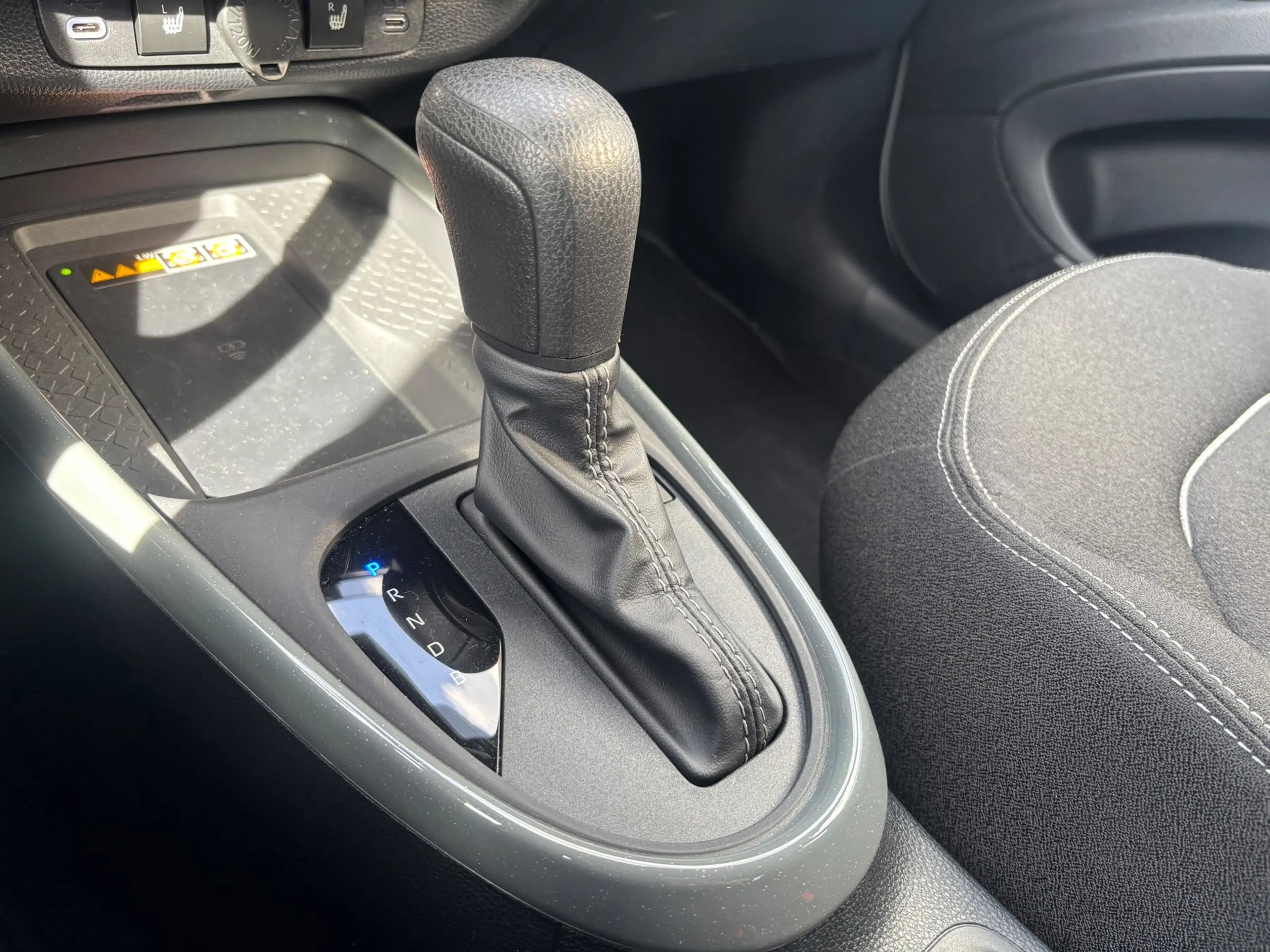 Toyota Aygo X Hybrid 115 pulse|Bi-tone|Stoelverwarming — photo 9
