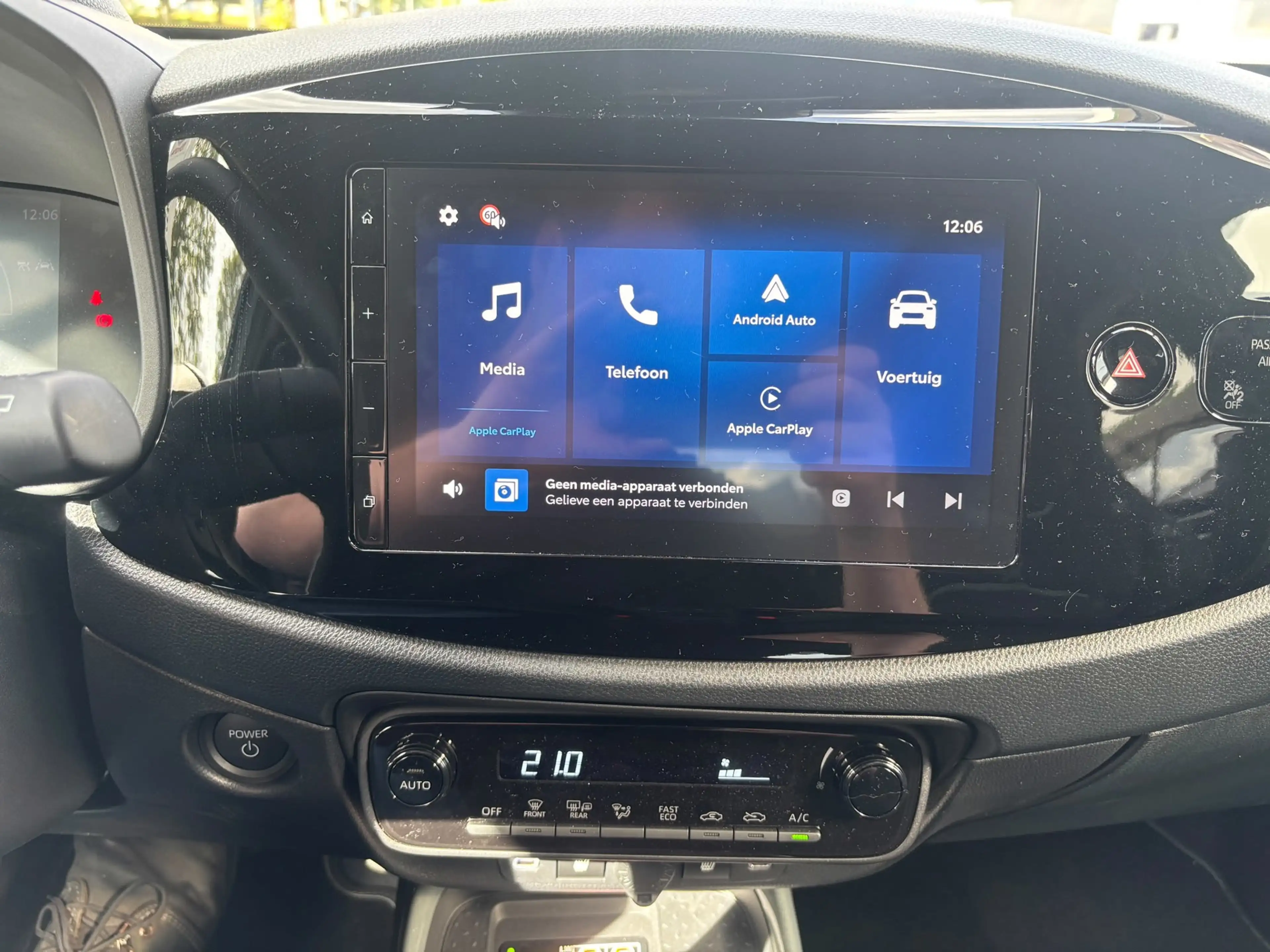 Toyota Aygo X Hybrid 115 pulse|Bi-tone|Stoelverwarming — photo 13