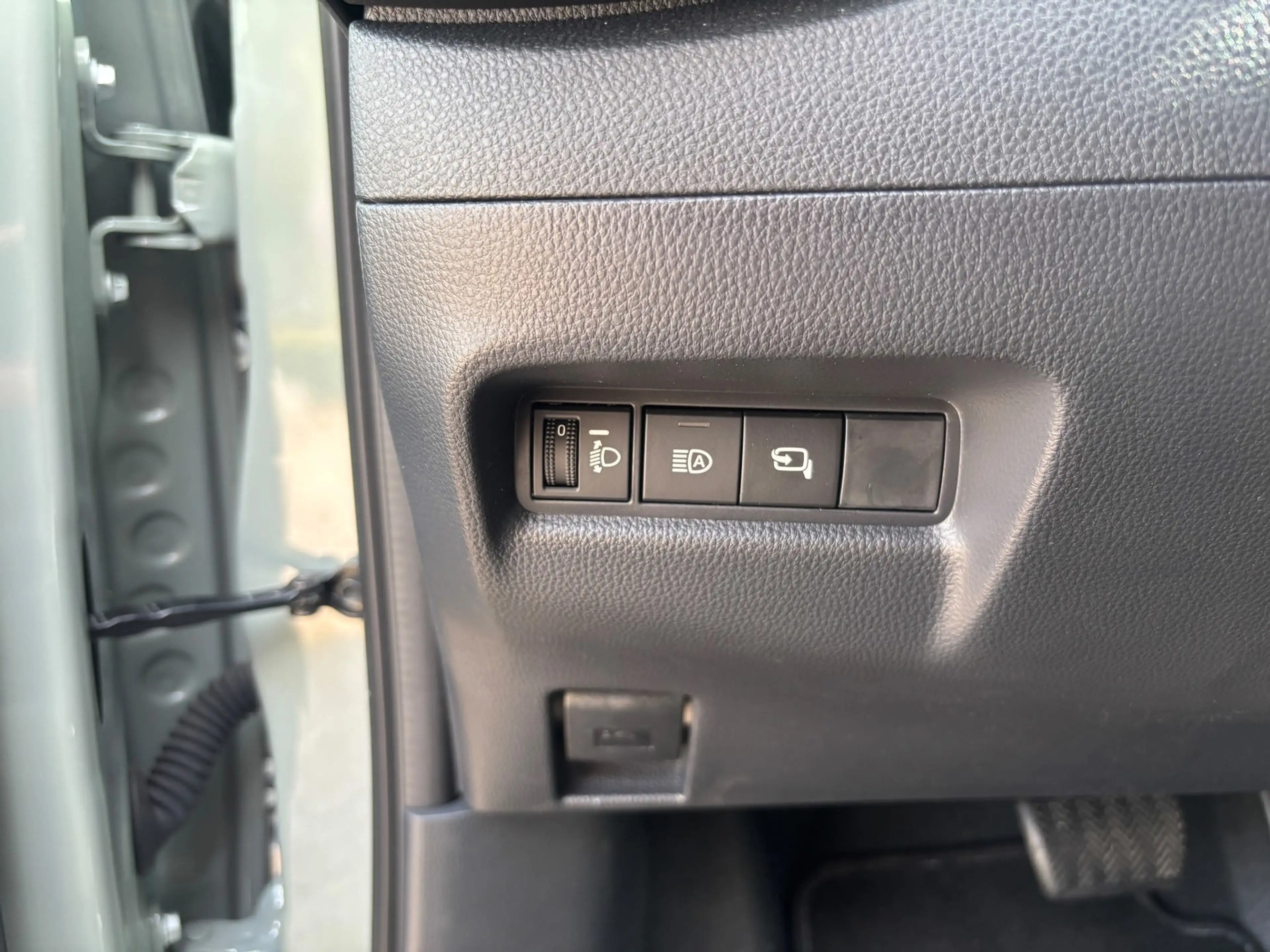 Toyota Aygo X Hybrid 115 pulse|Bi-tone|Stoelverwarming — photo 15