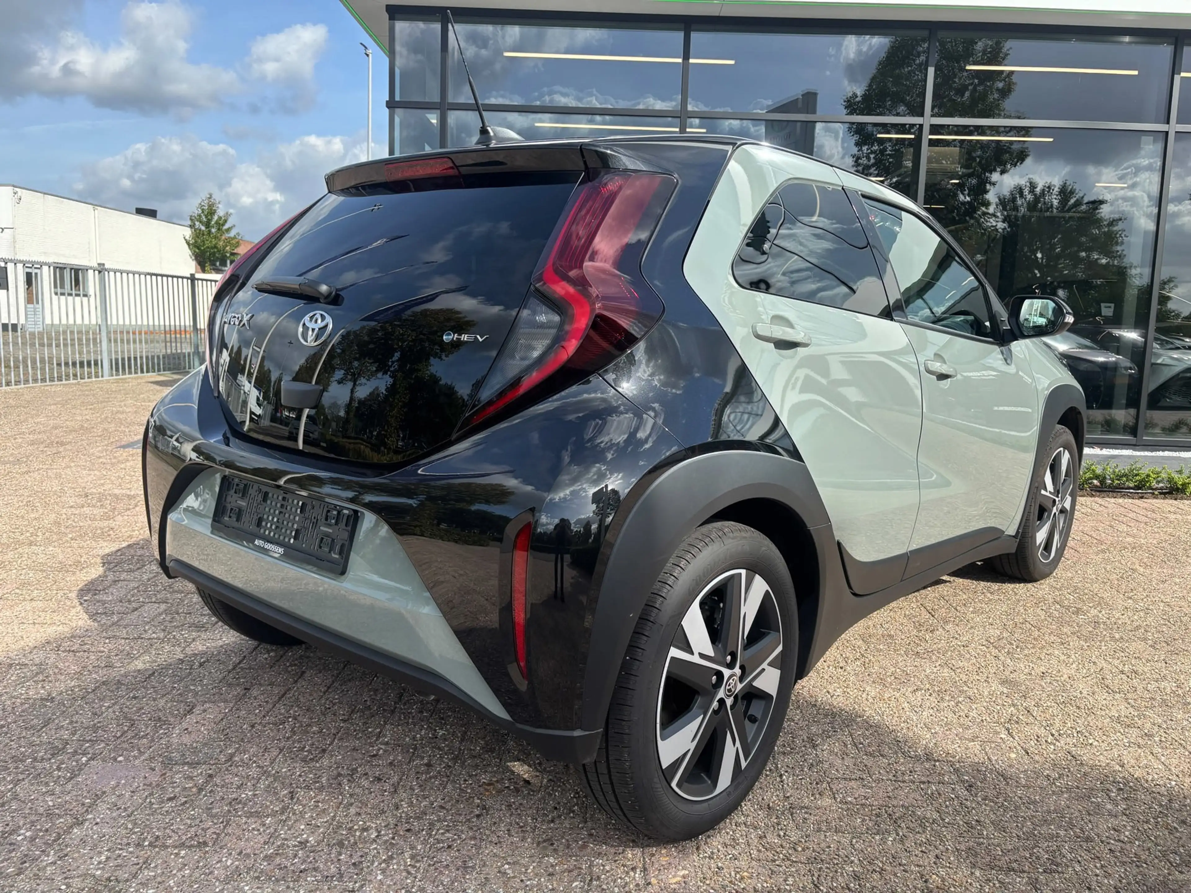 Toyota Aygo X Hybrid 115 pulse|Bi-tone|Stoelverwarming — photo 5