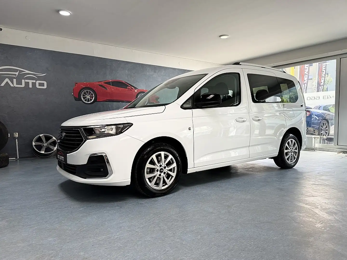 Ford Tourneo Connect 1,5 EcoBoost L1 Titanium Aut. Blanc - 1