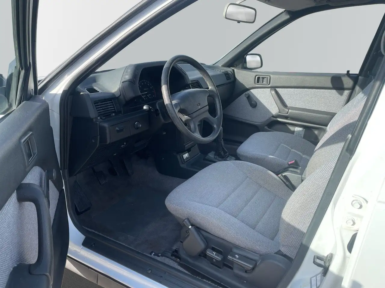 Mitsubishi Lancer 1500 GLXi *Radio* elekt. Seitenspiegel, foto 8