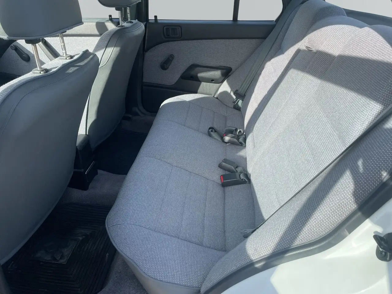 Mitsubishi Lancer 1500 GLXi *Radio* elekt. Seitenspiegel, foto 10