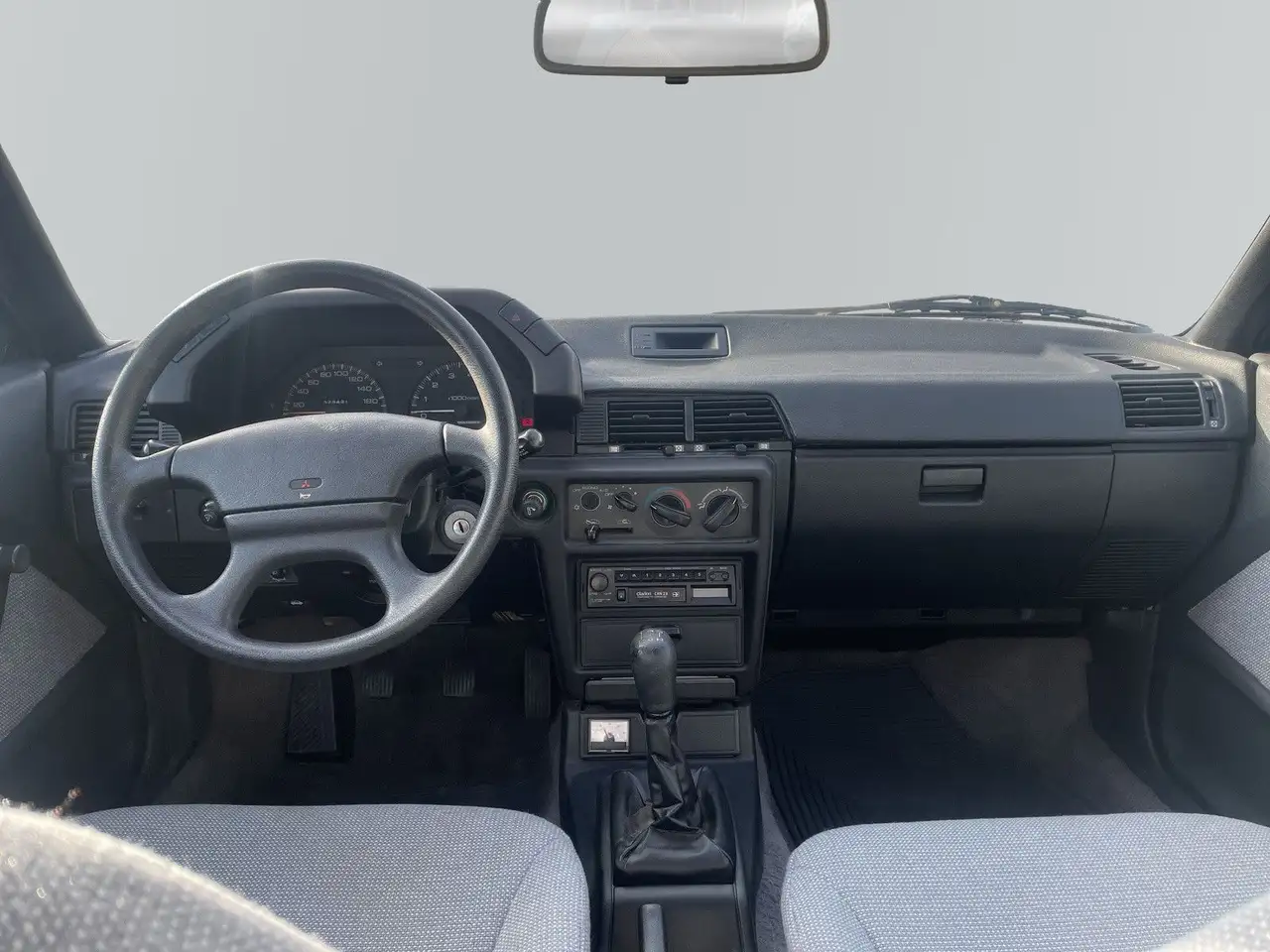 Mitsubishi Lancer 1500 GLXi *Radio* elekt. Seitenspiegel, foto 7