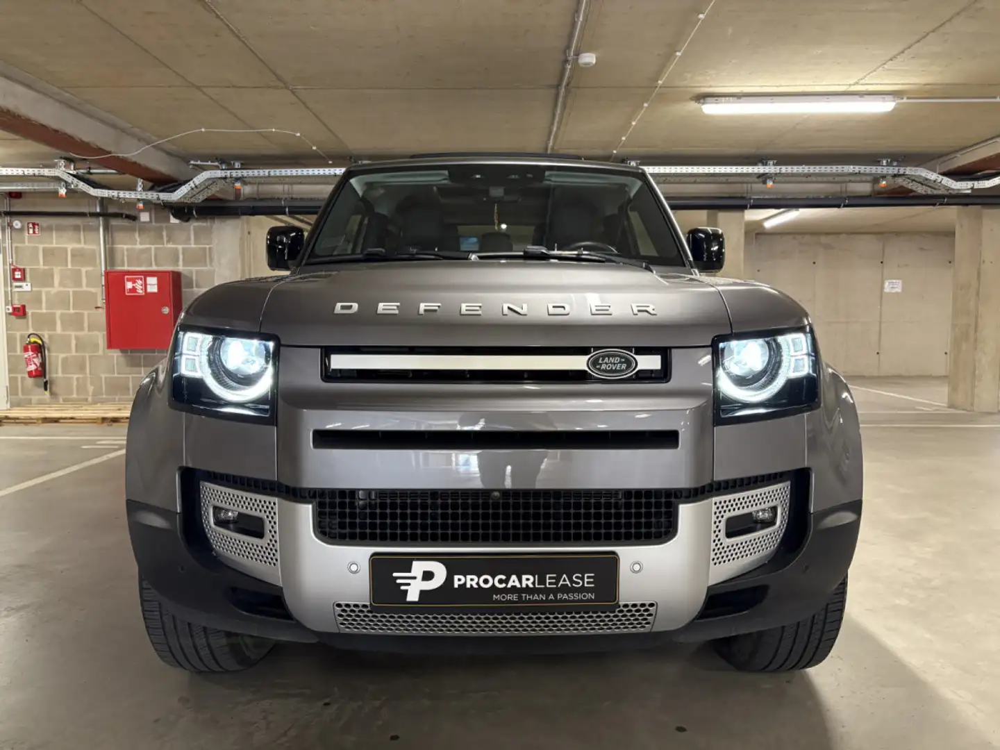 Land Rover Defender DEFENDER 90 S 3.0 D200/ PANORAMA/ APPLE CAR PLAY/ Gris - 2