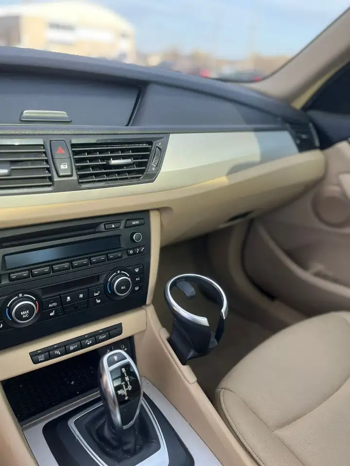 BMW X1 снимка BMW X1