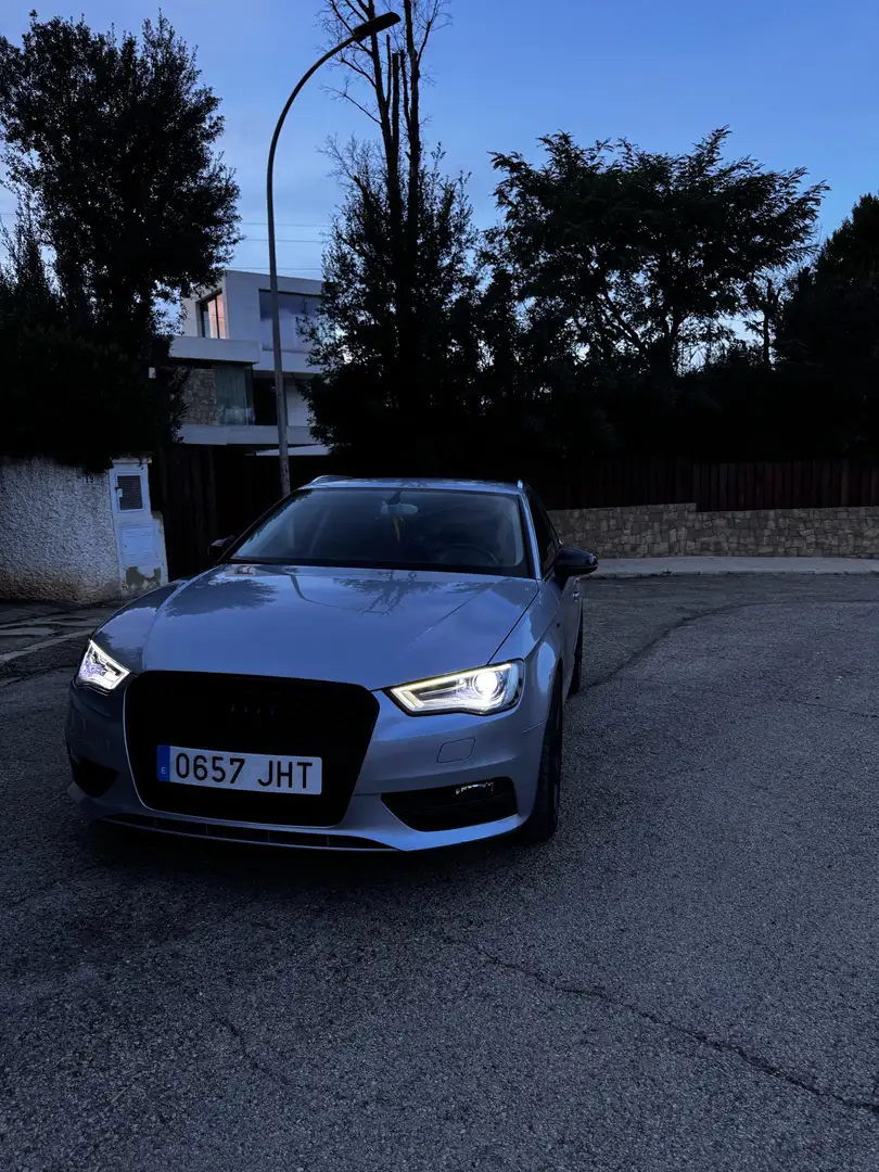 Audi A3 Sportback 1.6TDI CD S line edition S-T - 2