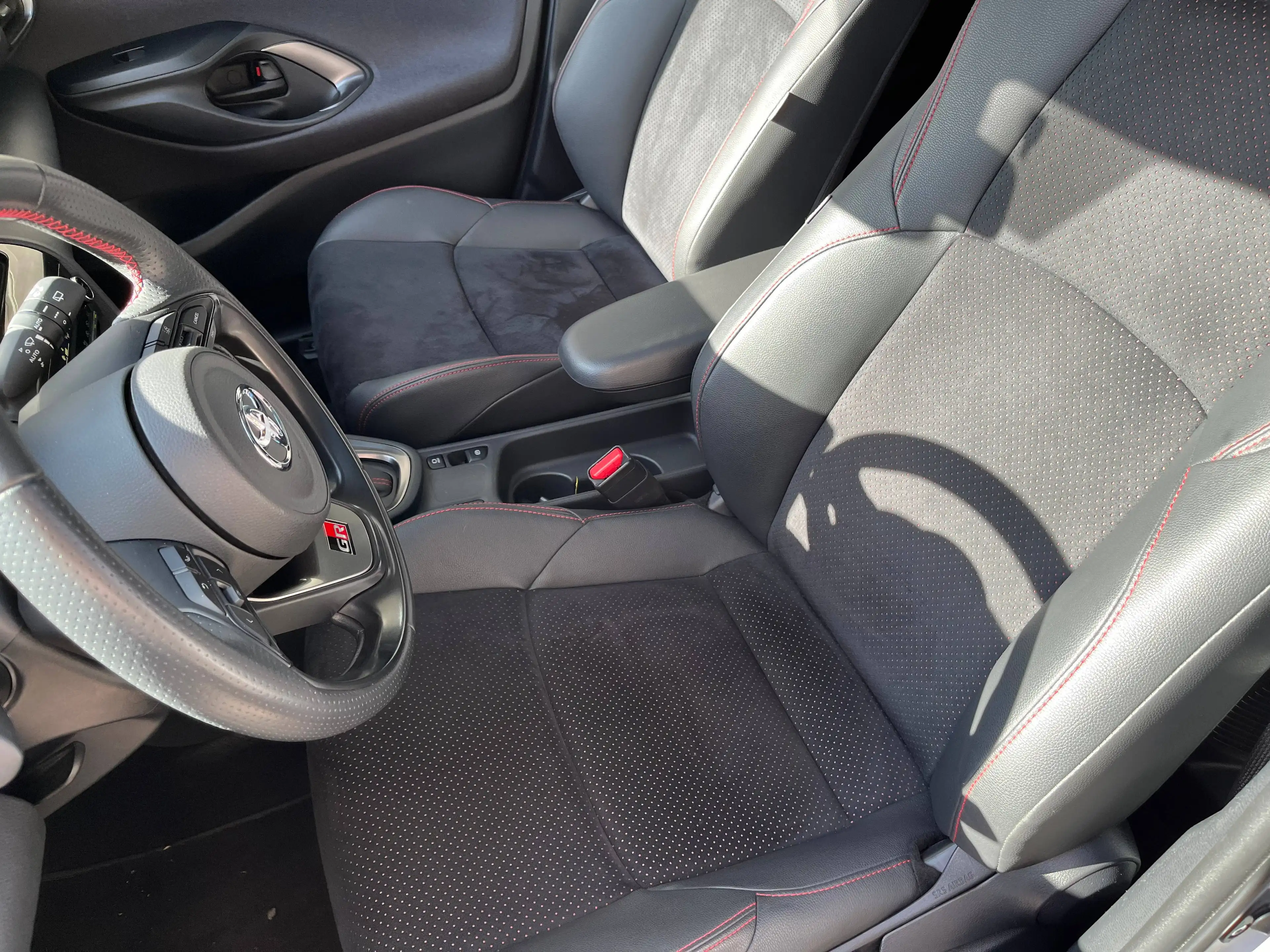 Toyota Yaris Cross Yaris Cross Hybrid 1.5i  GR SPORT — photo 8