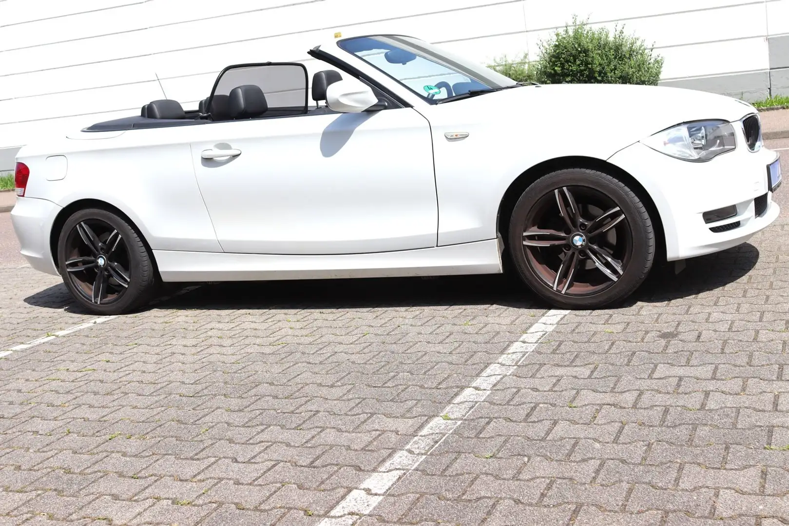 BMW 118 BMW 118 iA Cabrio ADVANTAGE-PAKET *Gepflegt Weiß - 2