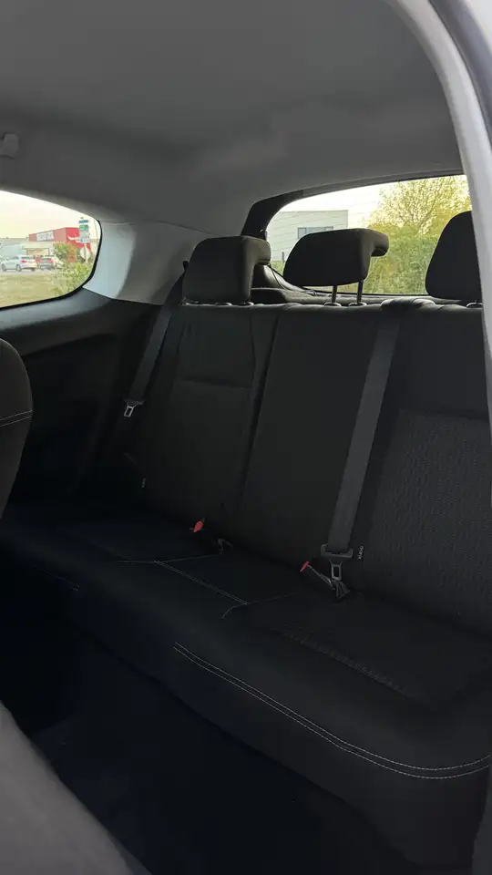 Peugeot 208 208 — photo 10