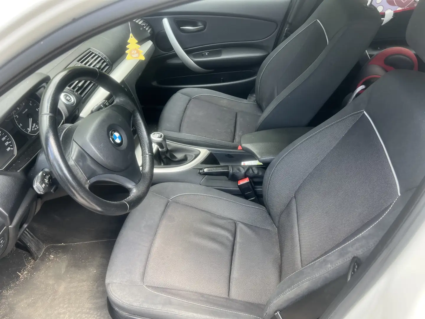 BMW 116 116i 5p Attiva 122cv - 1