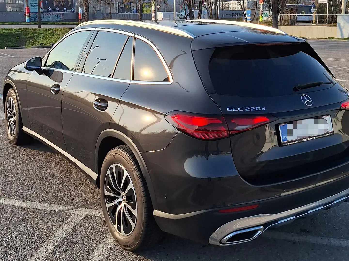 Mercedes-Benz GLC 220 GLC 220 d 4MATIC Aut. Grau - 2