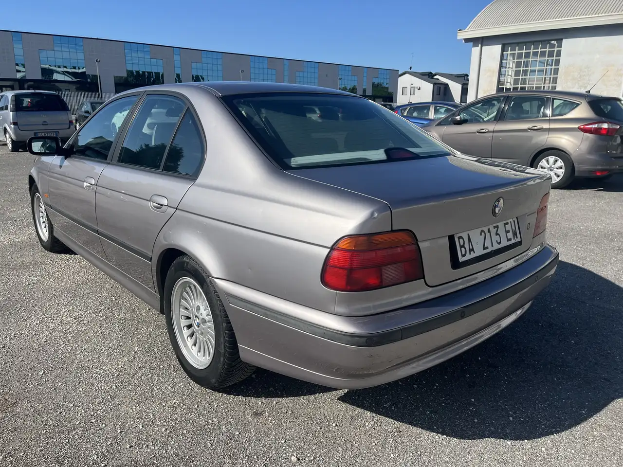 BMW 528i Berlina, foto 4