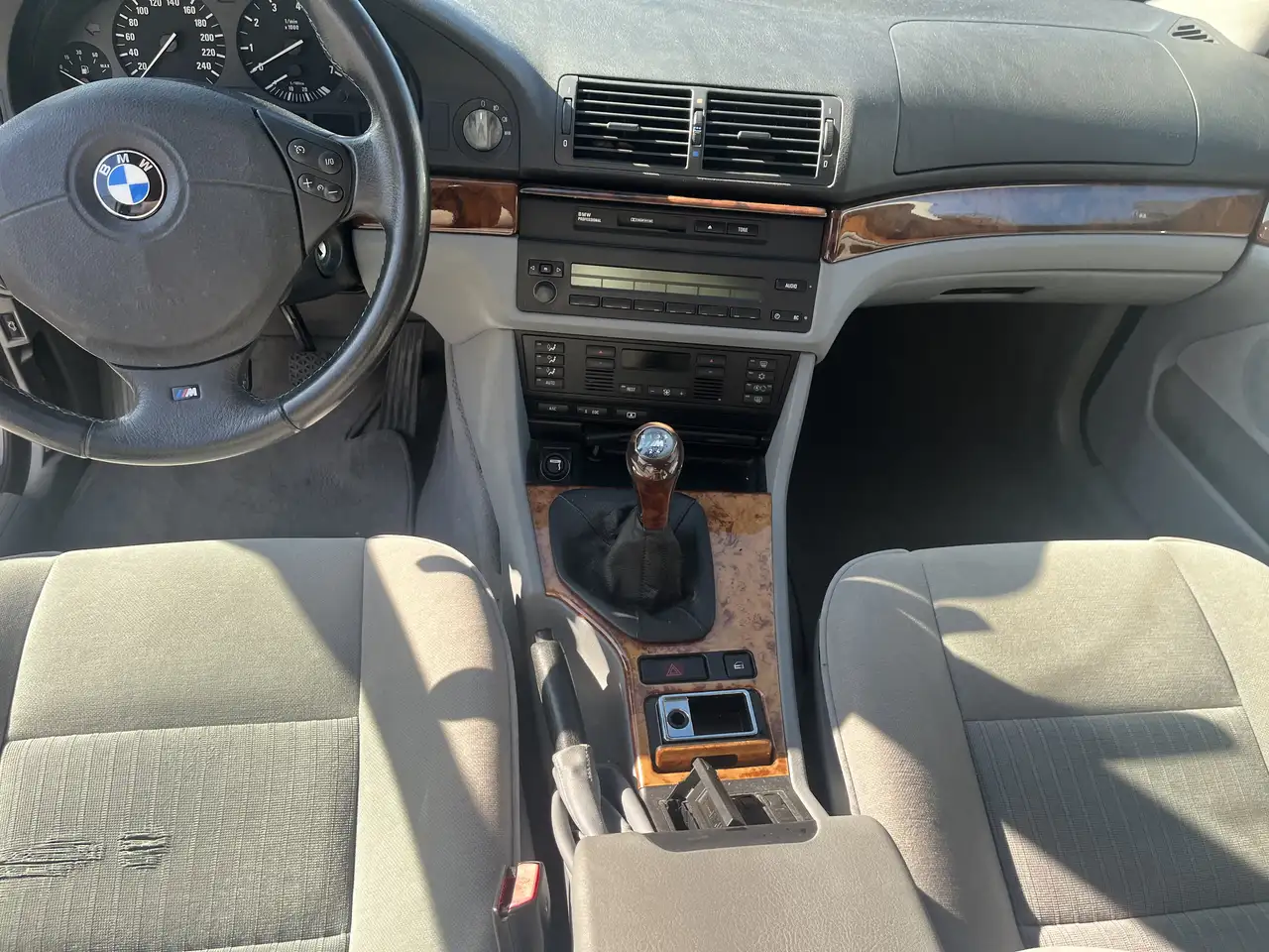 BMW 528i Berlina, foto 10