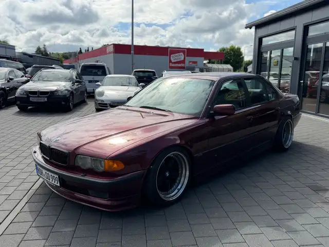 BMW 7 Series view 5