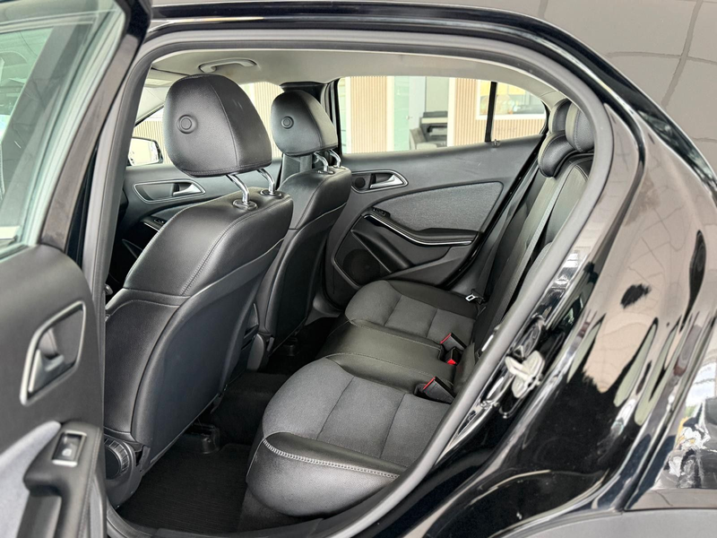 Mercedes-Benz GLA 220 CDI+Automatik+Navi+Bluetooth+Leder+2.Hnd — photo 14