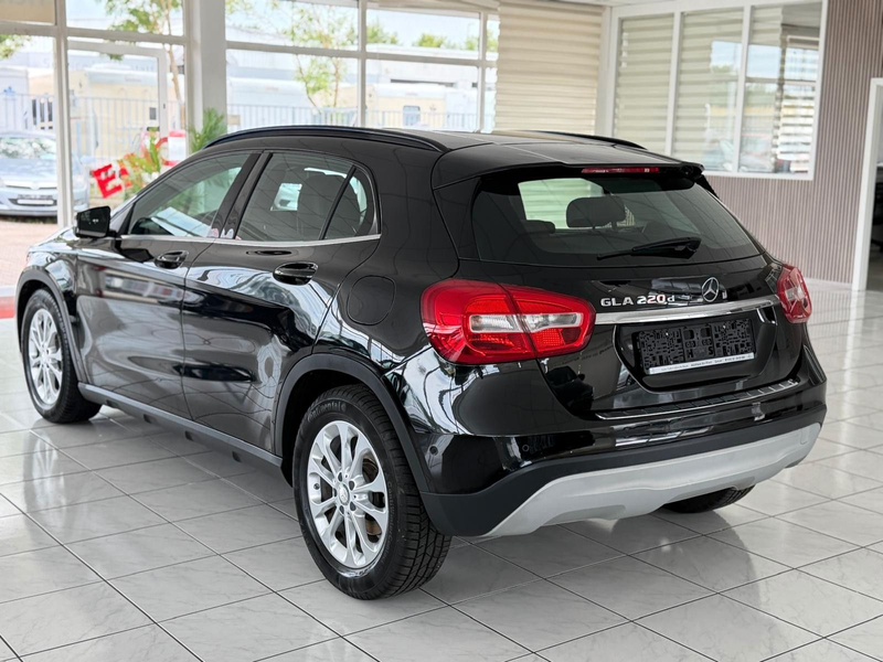Mercedes-Benz GLA 220 CDI+Automatik+Navi+Bluetooth+Leder+2.Hnd — photo 5