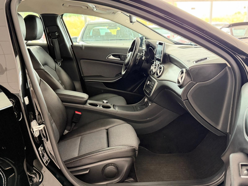 Mercedes-Benz GLA 220 CDI+Automatik+Navi+Bluetooth+Leder+2.Hnd — photo 12