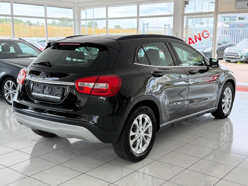 Mercedes-Benz GLA 220 CDI+Automatik+Navi+Bluetooth+Leder+2.Hnd — photo 4